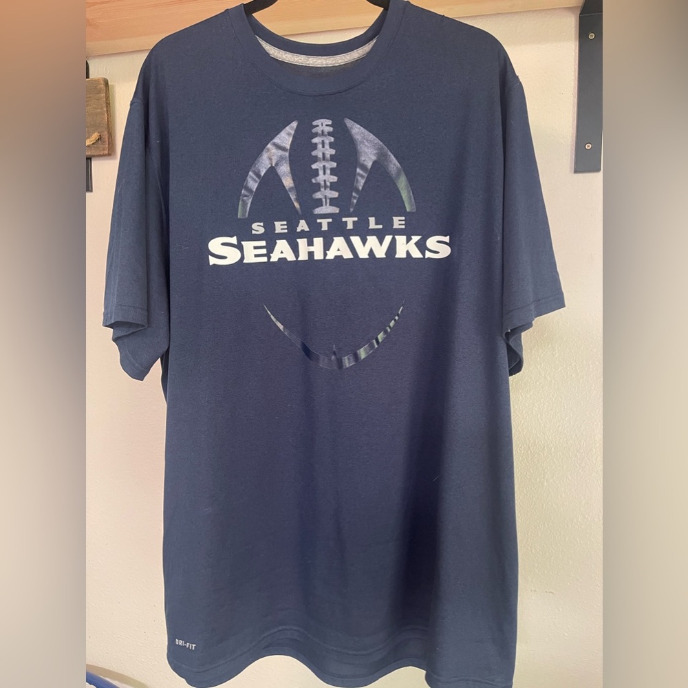 Men’s Nike Seahawks tshirt